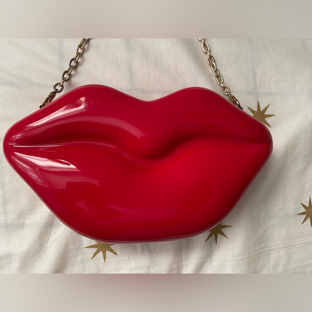 Red Lips  Crossbody Clutch Bag Purse - Picture 2 of 9